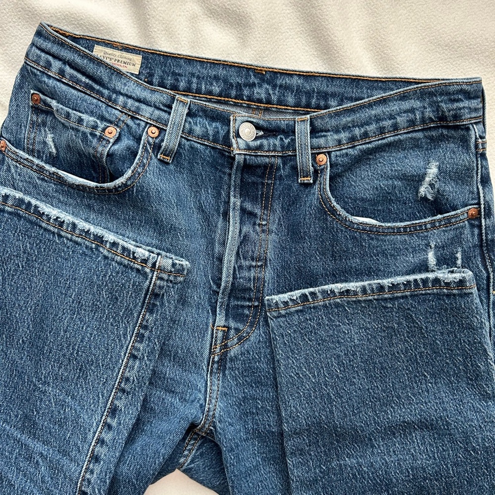 Levi’s 501 Original Fit Cropped Jean 30x26 - Picture 5 of 9